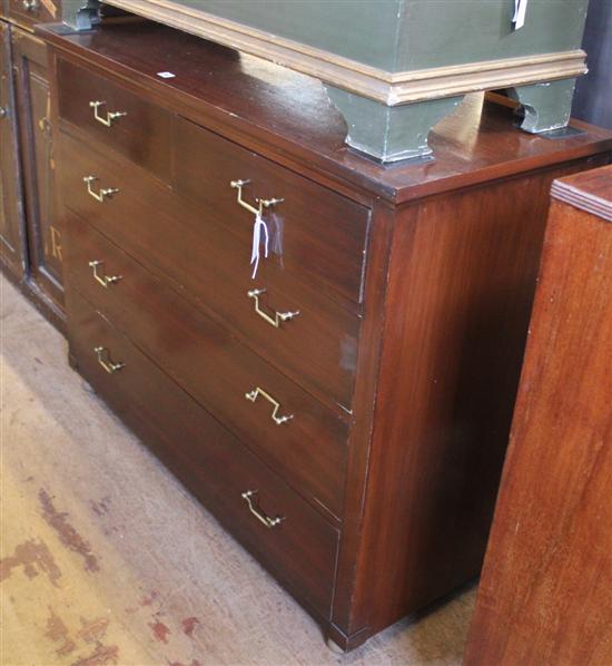 Mahogany chest of drawers